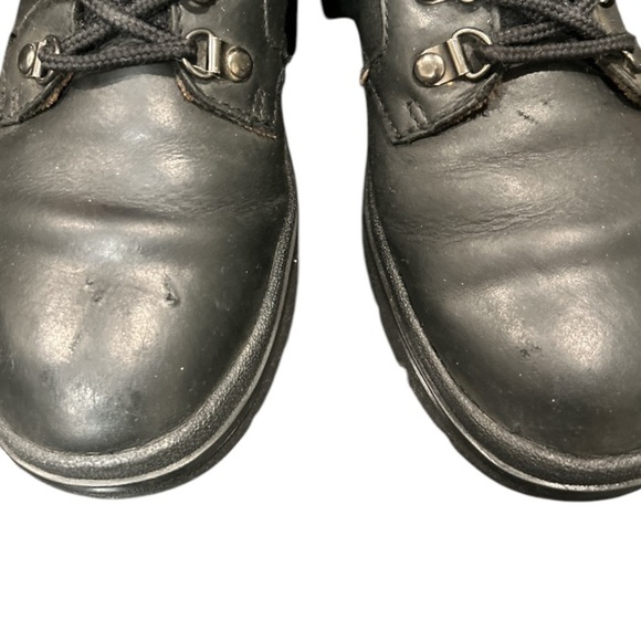 Women's Black Timberland Leather Boots, Size 7.5M.‎ Preowned in good condition. - Picture 7 of 8